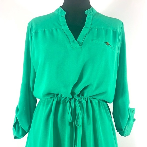 Francesca’s Green topaz, Medium Shirt Dress Mini, w drawstring adjustable belt - Picture 8 of 8